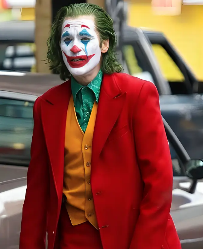 Joaquin Phoenix 2024 Joker Suit