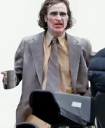 Joker-2-Arthur-Fleck-Grey-Suit