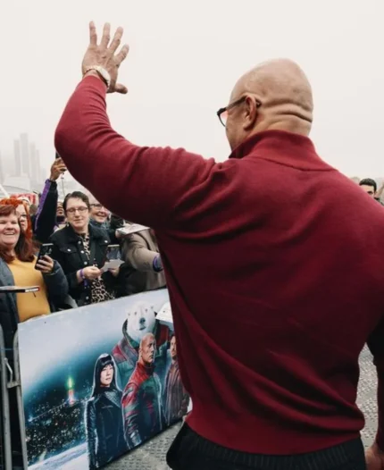 Red One Premiere Dwayne Johnson Sweater (2)