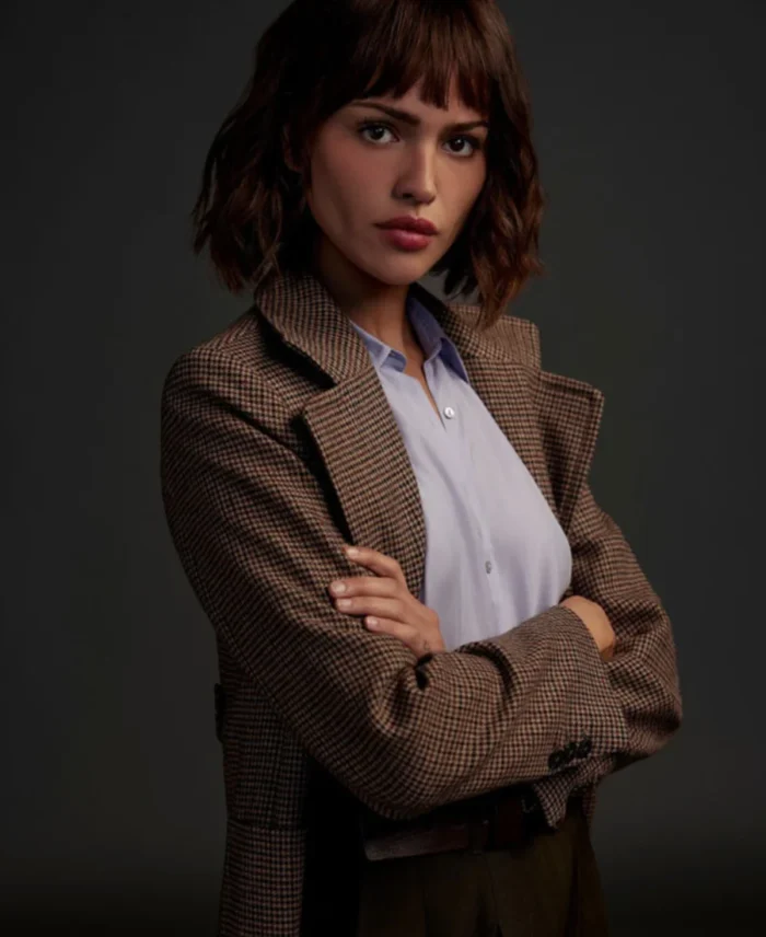 Tatiana-Haas-Tv-Series-3-Body-Problem-2024-Marlo-Kelly-Trench-Coat