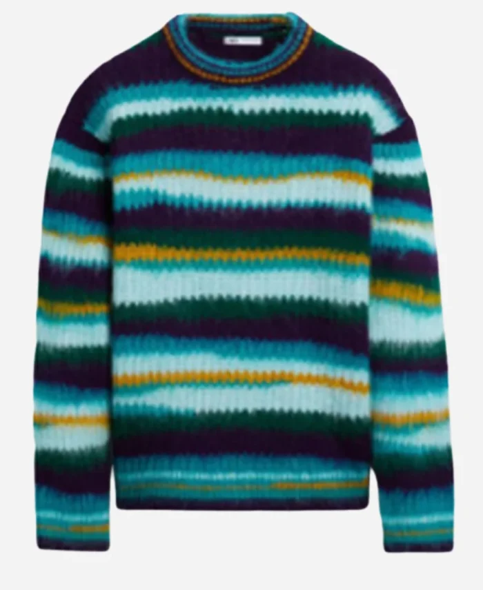 The-Traitors-US-S03-Dylan-Efron-Striped-Sweater