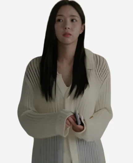 When-The-Phone-Rings-2025-Chae-Soo-Bin-White-Knit-Cardigan