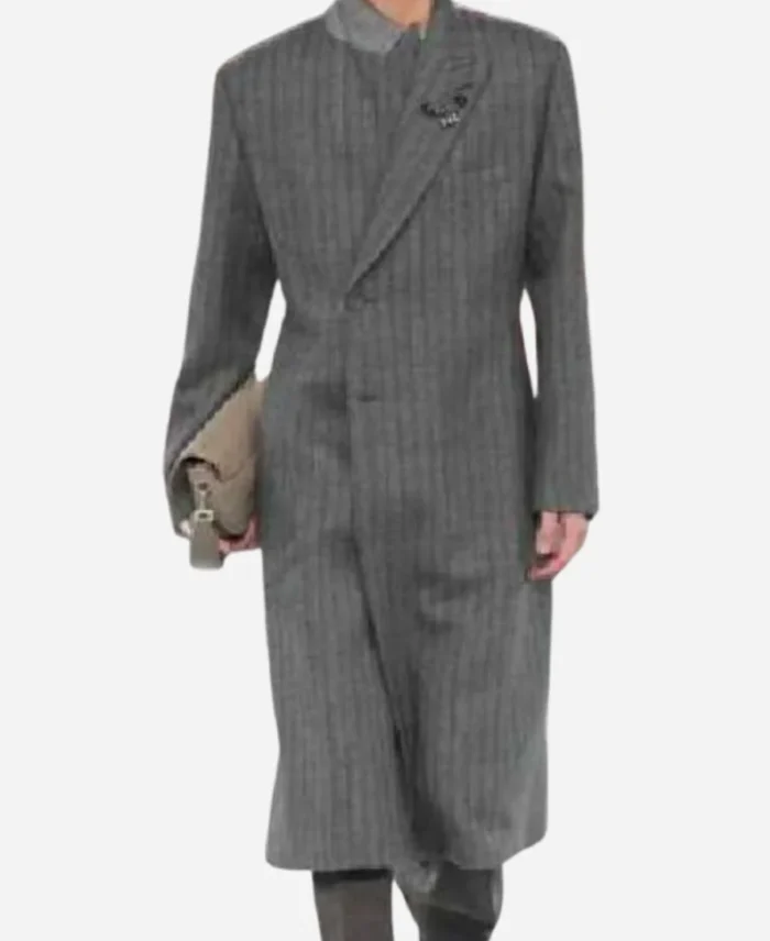 Etalk-2025-Michael-Fassbender-Grey-Long-Trench-Bar-Coat