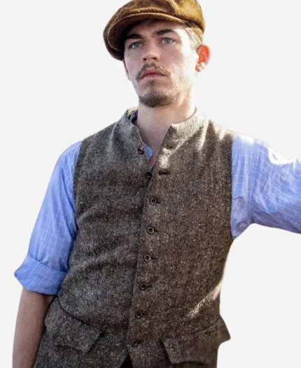 The-Ministry-of-Ungentlemanly-Warfare-Hero-Fiennes-Tiffin-Vest