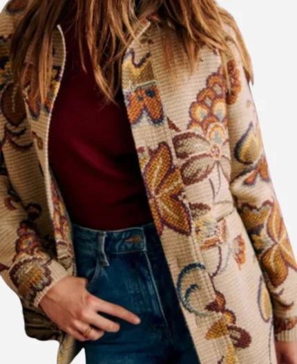 AnnaSophia-Robb-TV-Series-Grosse-Pointe-Garden-Society-2025-Alice-Floral-Jacket