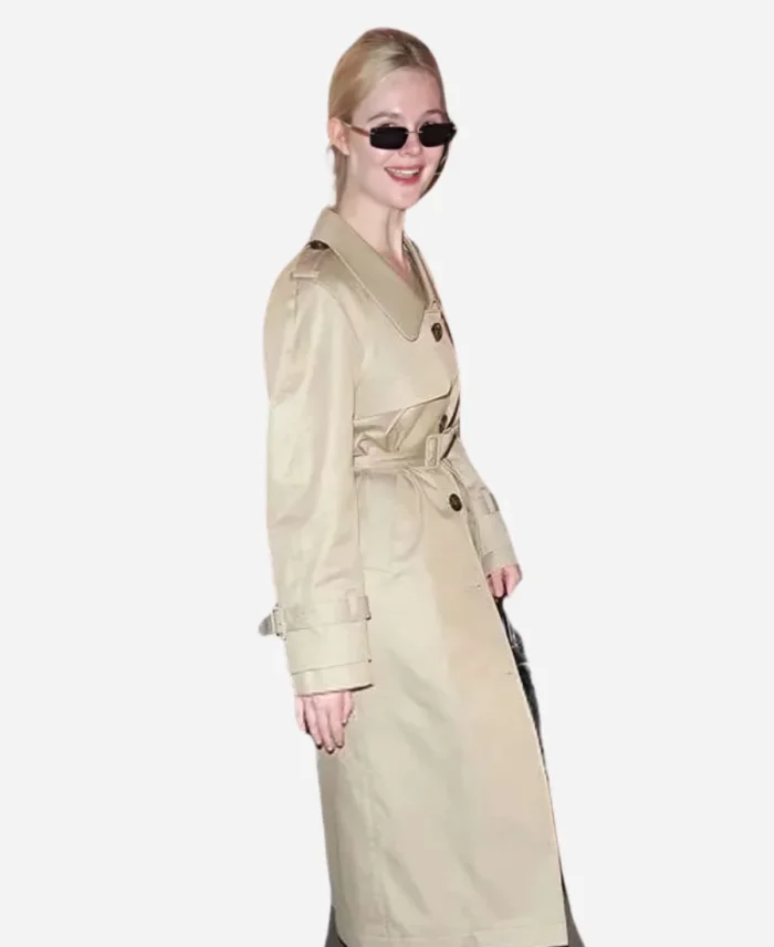 American-Actress-Elle-Fanning-Street-Style-2025-Beige-Cotton-Trench-Coat