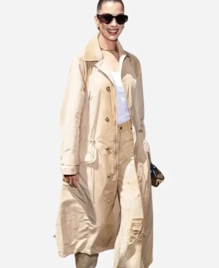 Anne-Hathaway-Fashion-Show-2025-Trench-Coat