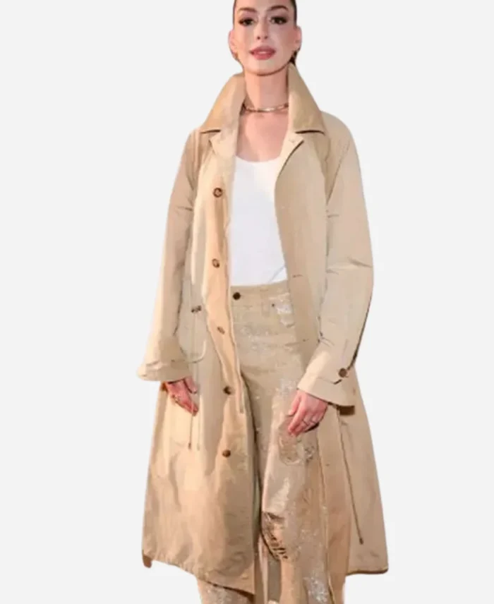 Anne-Hathaway-New-York-City-Fashion-Show-2025-Khaki-Trench-Coat