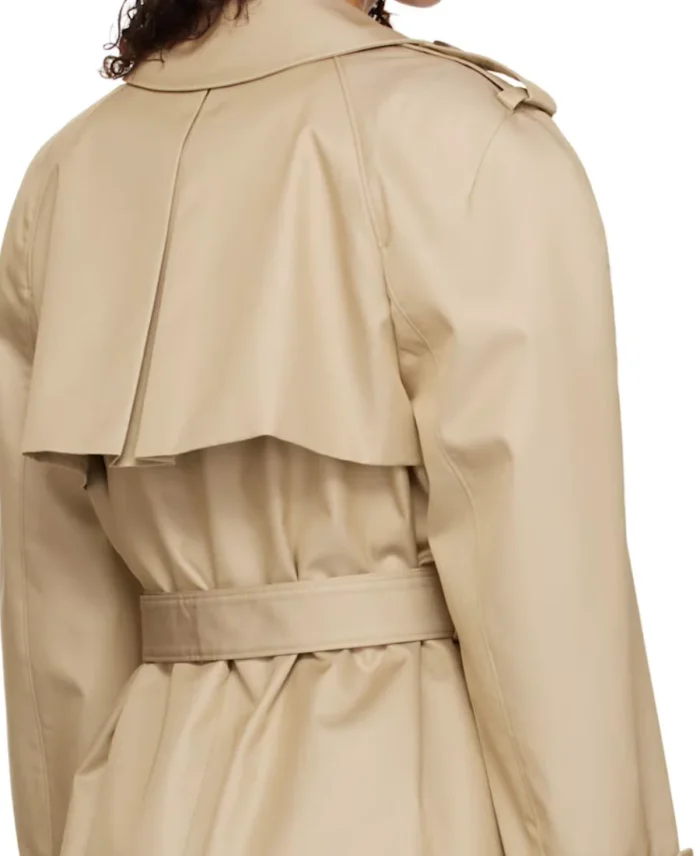 Cannes-2025-Elle-Fanning-Trench-Coat