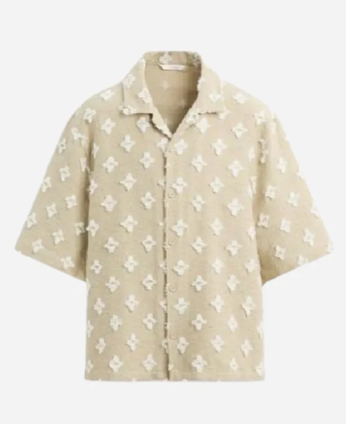 Love-Hotel-Season-1-Joel-Kim-Boosters-Beige-White-Textured-Shirt