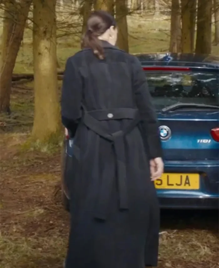 Missing-You-S01-Nia-Emine-Black-Coat