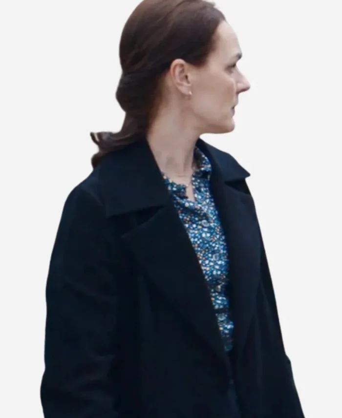 Nia-Emine-Missing-You-S01-Black-Coat