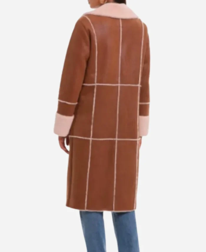 Top-Chef-S22-Gail-Simmons-Brown-Trench-Coat