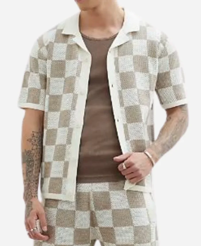 Love-Island-UK-Season-12-Ben-Holbrough-Beige-Knitted-Checkered-Shirt