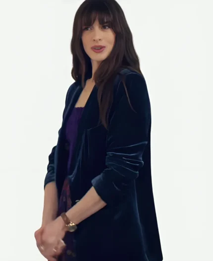 Anne Hathaway Movie The Idea Of You 2024 Solène Blue Velvet Blazer